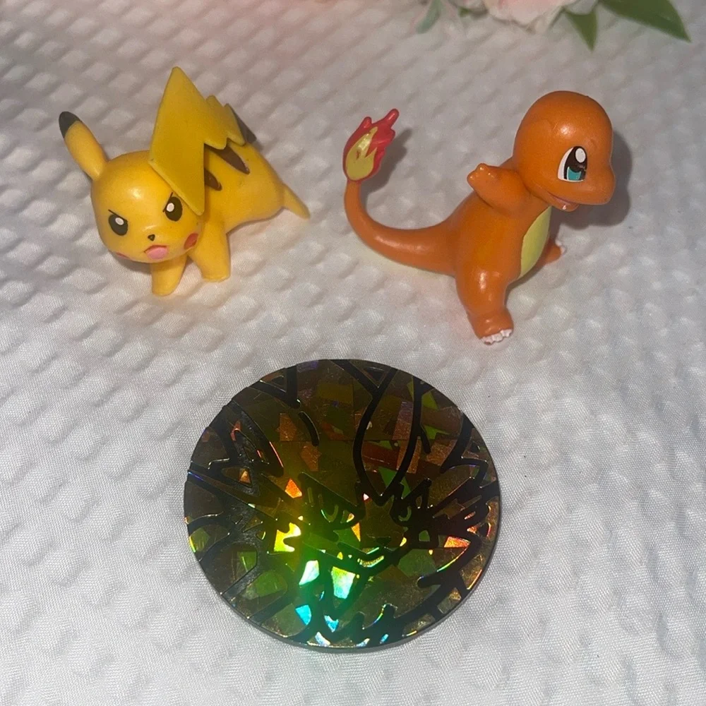Pokemon Collection 2 - PIKACHU & Charmander Figure Nintendo Go Anime And Coin
